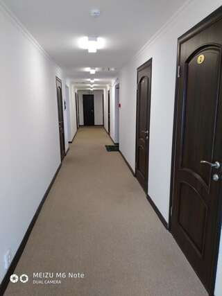 Отель Гостиница QAINAR HOTEL Нур-Султан Стандартный двухместный номер с 1 кроватью-1